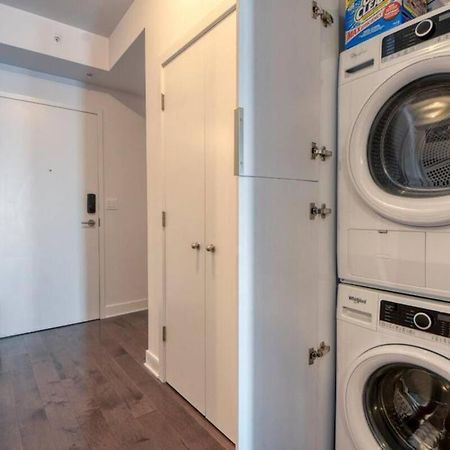 2 Bedroom Condo In The Heart Of The City Montréal Extérieur photo