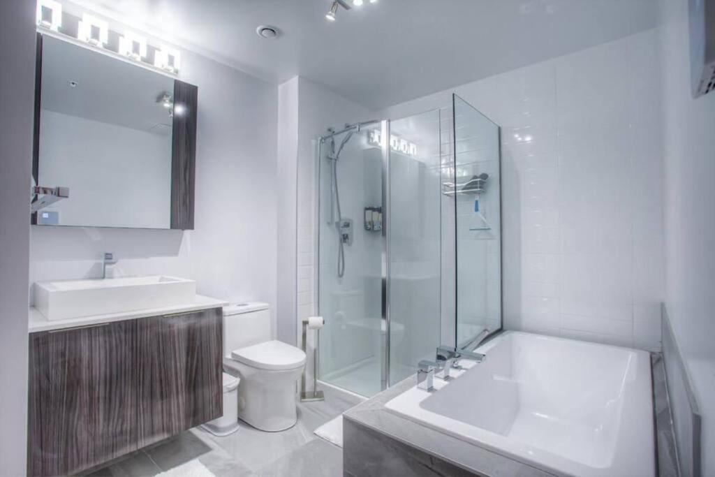2 Bedroom Condo In The Heart Of The City Montréal Extérieur photo