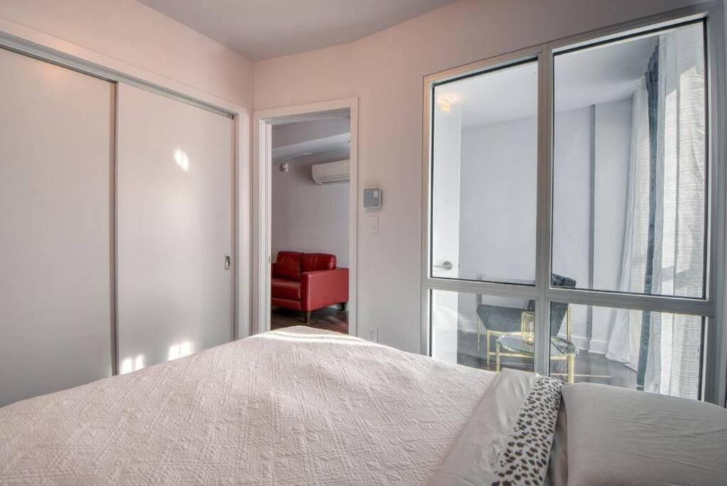 2 Bedroom Condo In The Heart Of The City Montréal Extérieur photo