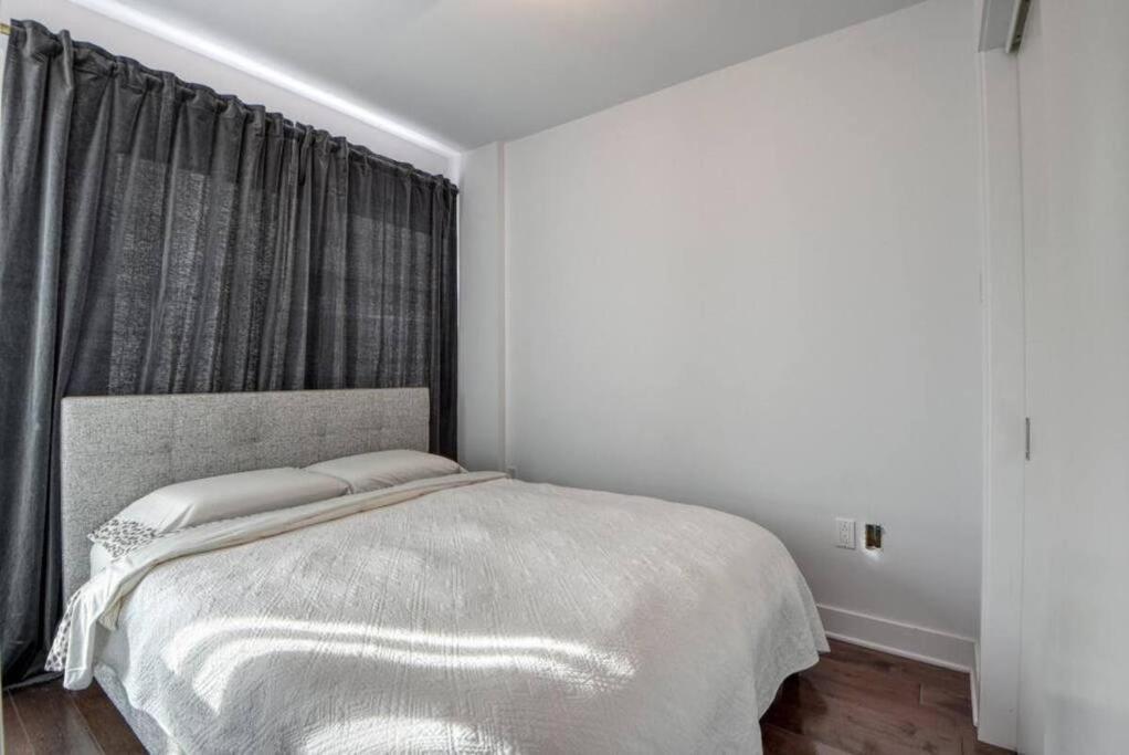 2 Bedroom Condo In The Heart Of The City Montréal Extérieur photo