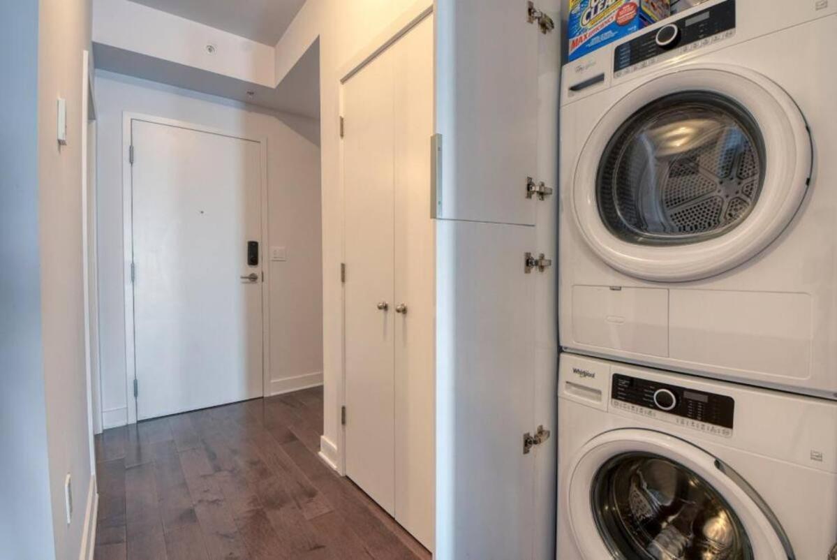 2 Bedroom Condo In The Heart Of The City Montréal Extérieur photo